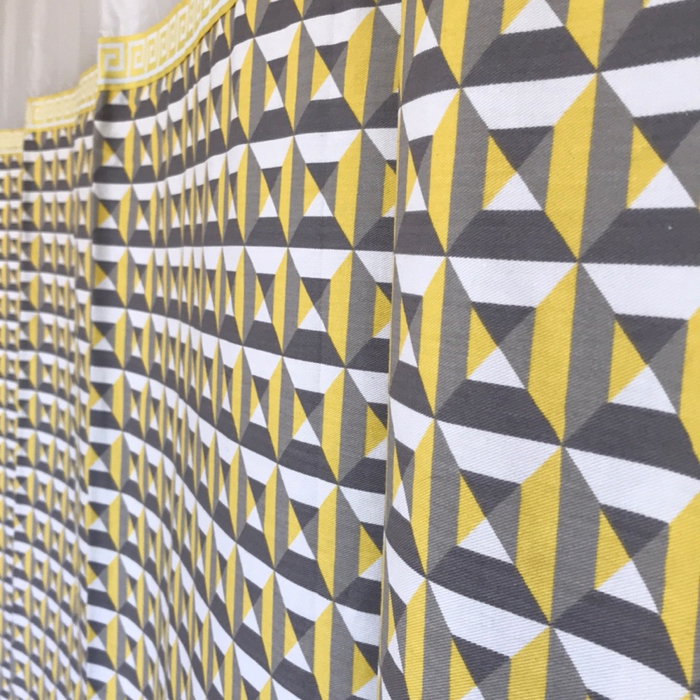 Yellow White Gray 3D Geometric Shower Curtain🌪 - Picture 2 of 7